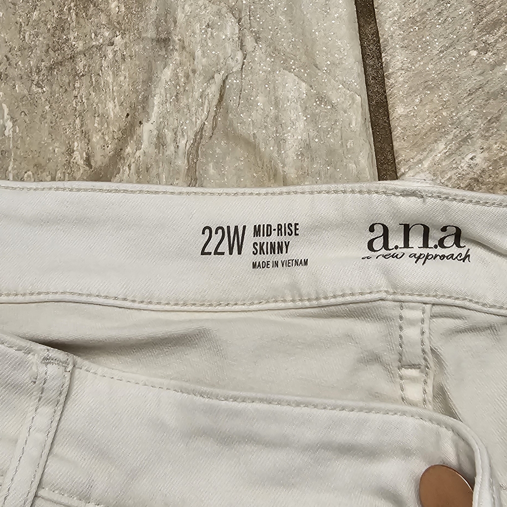 a.n.a Cream Denim Pants with Copper Button - Picture 3 of 4